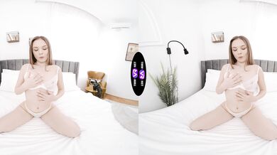 Little spicy show in bed