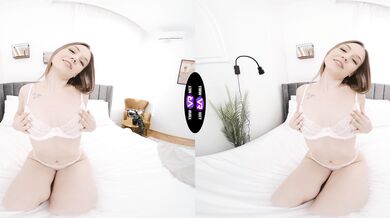 Little spicy show in bed