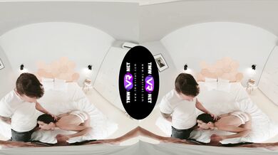 One hottie for two best friends