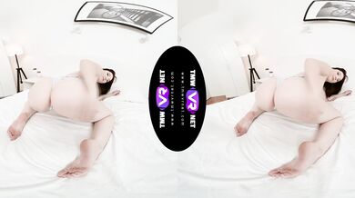 Fighting boredom with orgasming pussy