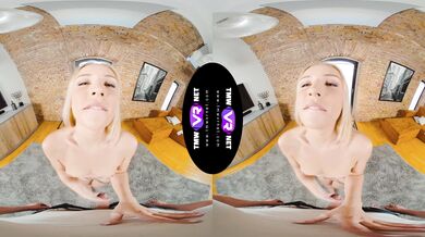 Dude opens the door and wet pussy