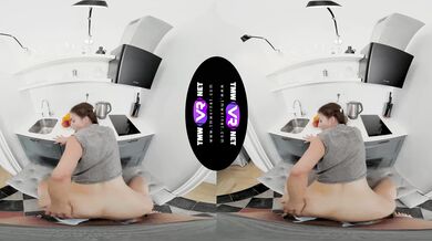 Cutie gives blowjob for fruits