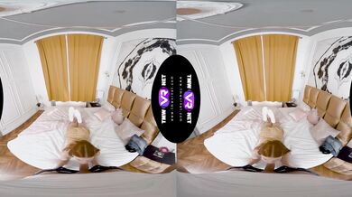 Guilty dude apologizes to a hottie