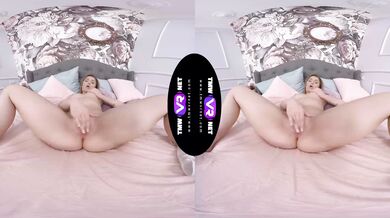 Home alone gets her orgasm