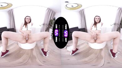 Hottie teases cunt with panties