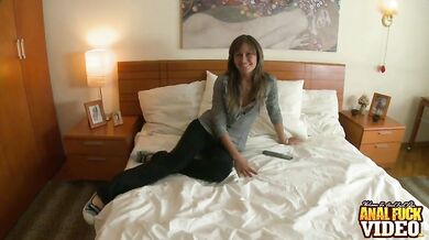 Anastasiya showing off her tits