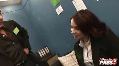 Chubby applicant showing off her ass 4K