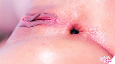 Amy Lee playing with her pussy