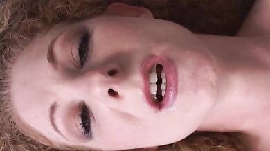 Annie Body fucking in the living room with her tits