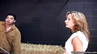 Payton Leigh fucking in the outdoors with her innie pussy