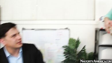 Boss Jayden Jaymes fucking in the chair with her tattoos