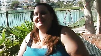 Nerdy BBW Ann Shows Her Assets