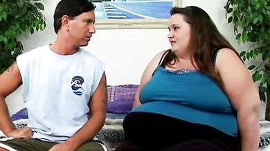 Pretty BBW Hook Up in a Park