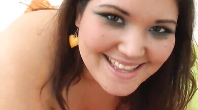 Chunky Amateur Lindsey Spreads For Sex