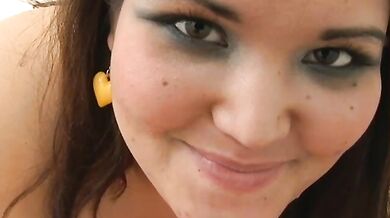 Cute Plumper Gives a Good Sucking