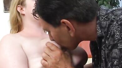 Pretty Plumper Nichole Gives an Oral