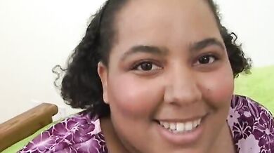 Hefty Taylor Spreads For a Cock