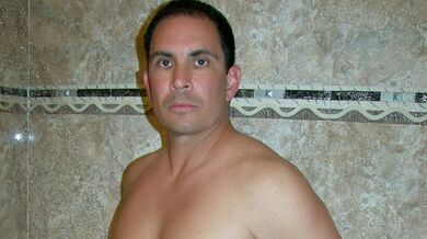 Mature Hunk Shows His Big Cock