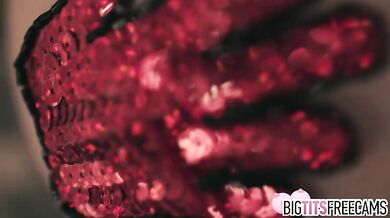 Blonde And Busty Babe PixieeIvy