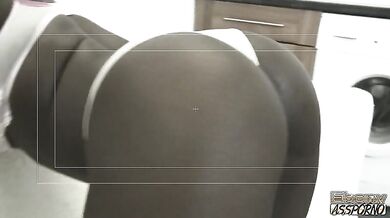 Ebony Melvina Raquel twerking