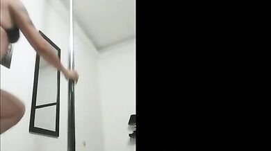 Pole Dancing Babe AlynXHoT