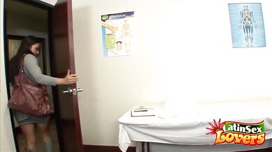Adriana Luna seduces her physician