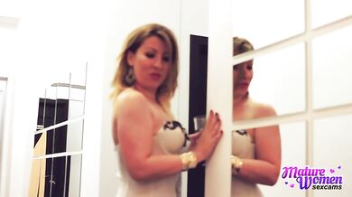 Sexy Ass Mature Babe LexieCampbell