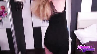 MonikaNice Is One Nice Bod Older Babe