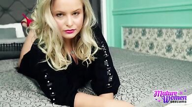 Mature Woman TeasingJuliana