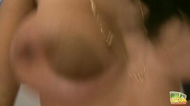 MILF Isis Love rides the dick