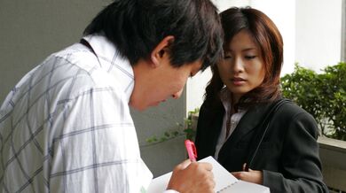 Dirty Kana Shimada gives a cock a good sucking outdoors