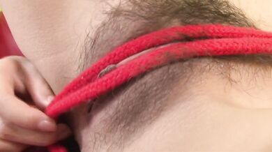 Naughty teen Suzuka Ishikawa plays solo with a rope