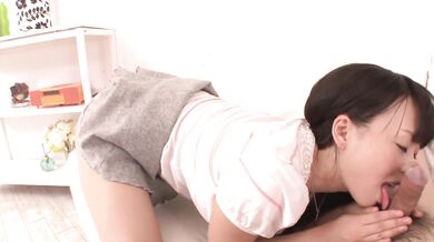 Asian Pornstar Nozomi Hazuki Gives an Amazing Blowjob