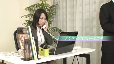 Yuuna Hoshisaki jerks him off for asian cumshots in public