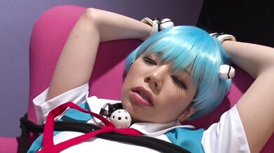 Mei Ashikawa in Japanese bondage site video