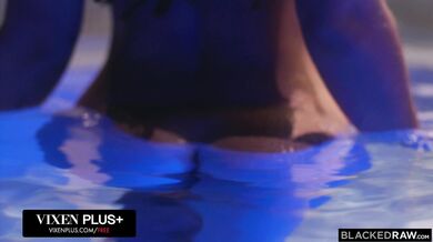 BLACKEDRAW Bendy Hottie Kelsi Monroe Does The Splits On His Huge BBC