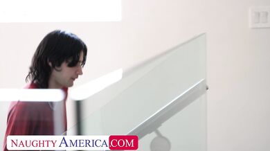 MILF Elizabeth Skylar takes Elias's mind off his breakup with her amazing pussy