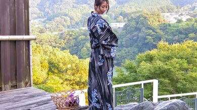 Ayumi Shinoda in gorgeous outdoor sex scenes