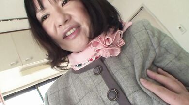Mature Kiyoe Majima caresses her hairy pussy with a vibrator