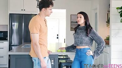 I Seduced My Hot Teacher - S4:E10