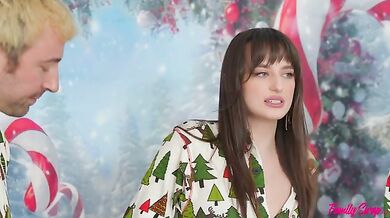 Were Too Horny For A Christmas Card Picture - S11:E2
