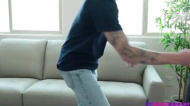We Both Know You Want To See My Pussy - S31:E3