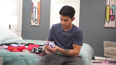 Show Me What To Do Stepmom - S25:E8