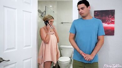 Moms Routine For A Tight Pussy - S3:E5