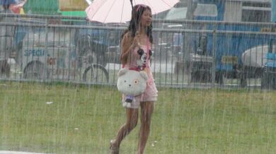 Sexy Filipina babe picked up in the rain then fucked hard by foreign guy