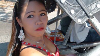 Filipina babe chased down in trike by tourist and later fucked at hotel