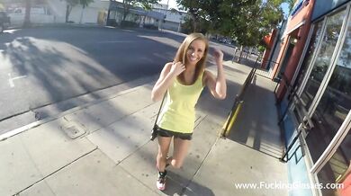 Petite fashion fan gets fucked