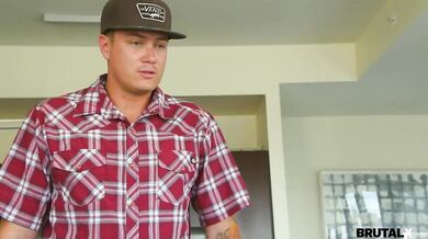 Cable guy harsh-fucking a teen