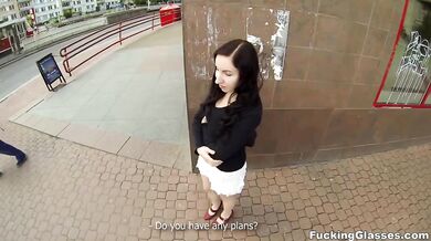 Out-of-town gal fucked outside