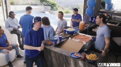 MILFY Cock-hungry curvy goddess Kianna gets blowbanged